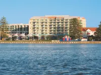 Oaks the Entrance Waterfront Suites Hotels in Wyong