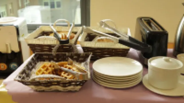 Tropical Plaza Apartments