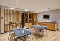 Transamerica Fit Rio Verde - Bữa sáng