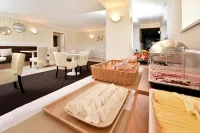 อัพเพลนด์ โรงแรม ลูสซ่า เมเจอร์ - พร้อมอาหารเช้า