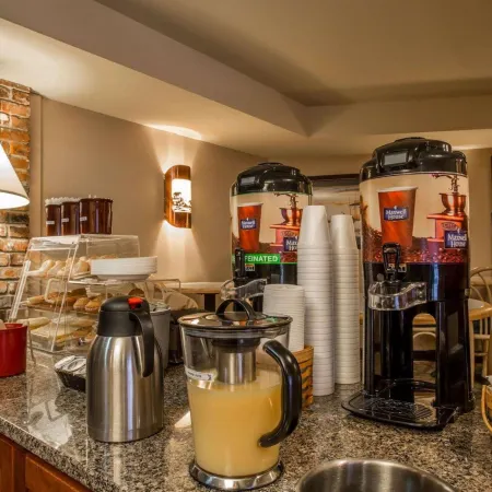 Econo Lodge Cherokee Near River Park