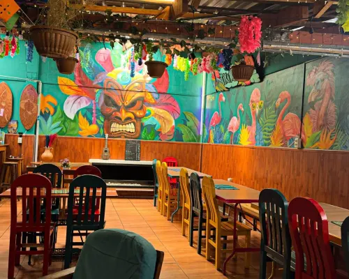Lobo Hostel la Paz Hotels near Coca Museum