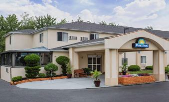 Days Inn by Wyndham Warsaw