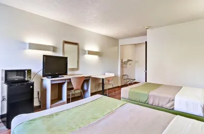 Economy Inn Pittsburgh Airport Hotels near Robert Morris University