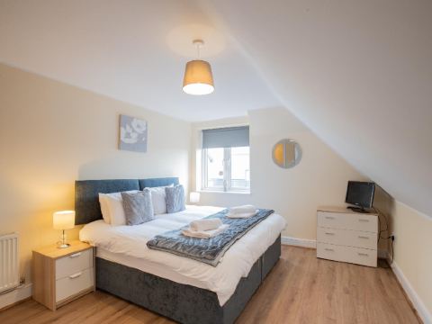 2 Bedroom Penthouse, Clockhouse, Hoddessdon