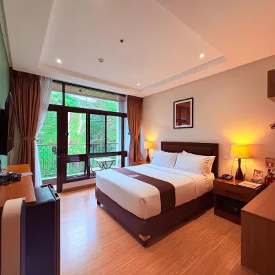 Alvea Hotel and Residences 캠프 존 해이 주변 호텔