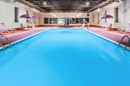 Baymont by Wyndham Queensbury / Lake George Отели рядом с достопримечательностью «Зона отдыха Герни Лейн»