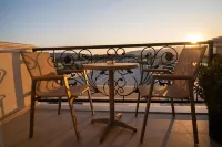 Holiday Hotel - Mountain view