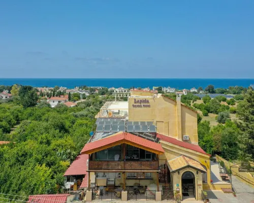 Lapida Garden Hotel di Lapta