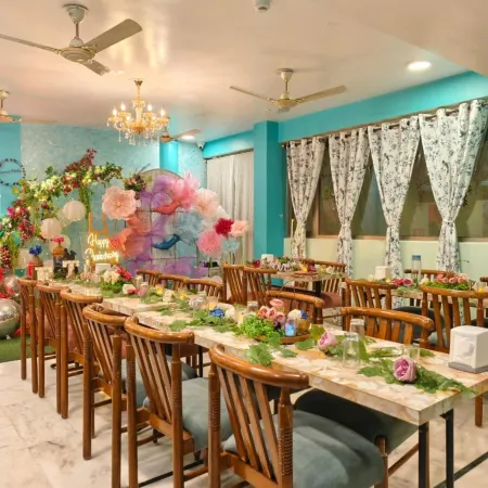 Sarang Palace - A Luxury Boutique Hotel Отели рядом с достопримечательностью «Форт Нахаргарх»