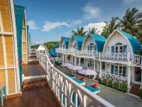 Santorini Beach Resort Hotels in Gili Trawangan