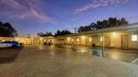 Route 66 Motor Inn - parkir