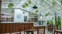 Swimup - Suites with Private Pool , Vagator - 酒吧