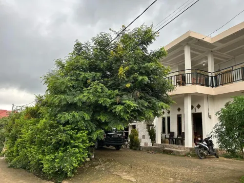 Four-G Homestay & Komodo Tour Hotels in Batu Cermin