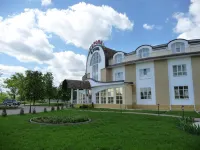 Korona Hotel Hotels in 