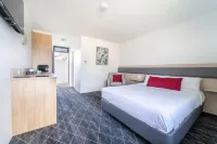 Lakeview Hotel Motel - 3-Star