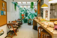 Palace Beach Hostel - 2-Star