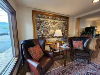 The Inn at Shady Lawn فنادق في Beech Mountain