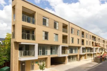 Citystay Living - Vesta Apartments Отели рядом с достопримечательностью «Колледж Кембридж Маслим»