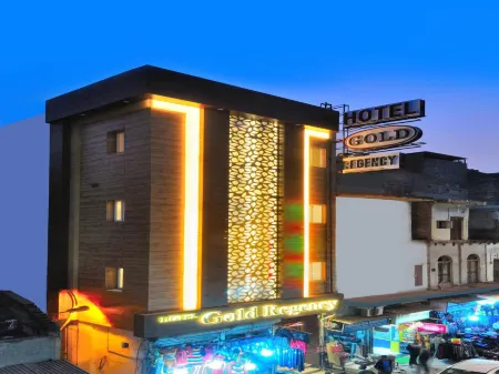 The Gold Regency - 02 Mins from New Delhi Railway Station Отели рядом с достопримечательностью «Радж Гат»