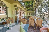 Hotel Mythos - breakfast