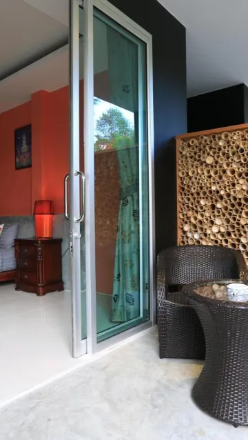 ห้องดีลักซ์ เตียงใหญ่ 1 เตียง