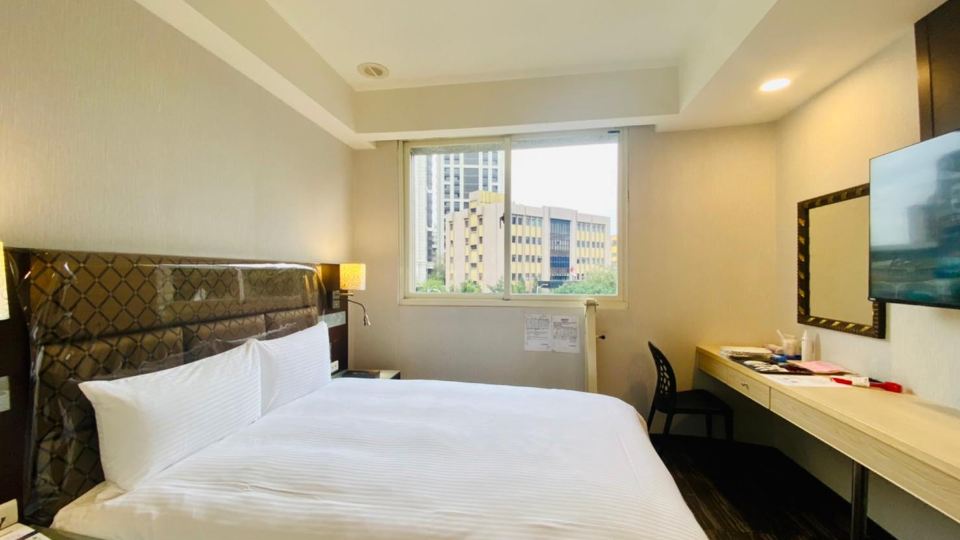Hub Hotel Banqiao Station