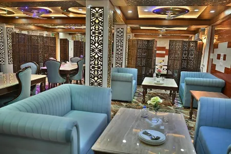 Aasariya Hotel and Restaurant Отели в г. Baramulla