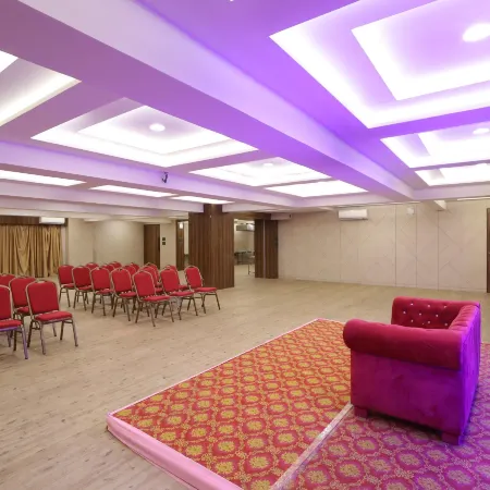 Hotel Privya Rooms & Banquet Surat