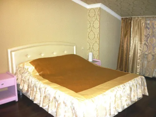 Uyut Hotel