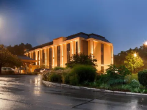 Days Inn by Wyndham Englewood Dayton Airport Hotels in 