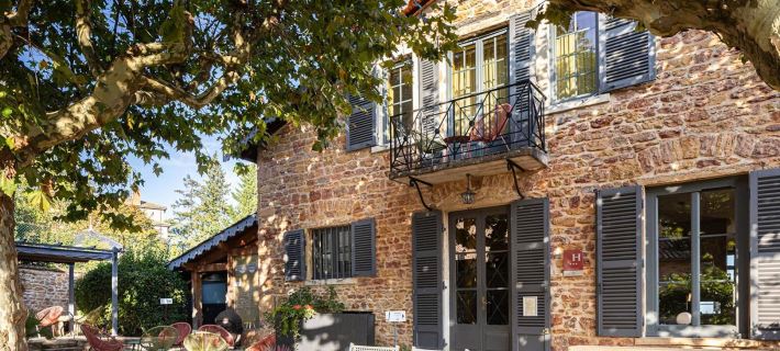 Contact Hôtels le Savigny & Spa Hotels in Rhone