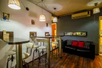 Go Hostel - bars