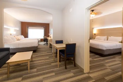 Holiday Inn Express & Suites Grand Blanc Hotels in Mundy Township