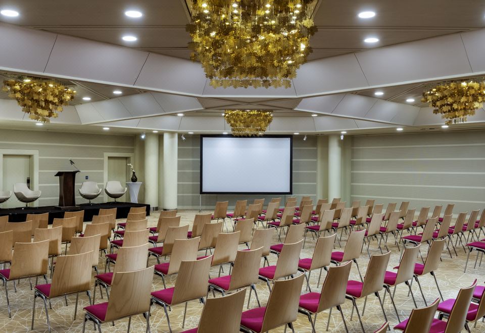Mövenpick Hotel Lausanne의 호수 전망