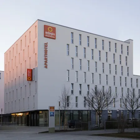 Aparthotel Adagio Access Muenchen City Olympiapark Отели рядом с достопримечательностью «Станция метро Hasenbergl»
