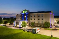 Holiday Inn Express & Suites Van Buren-FT Smith Area