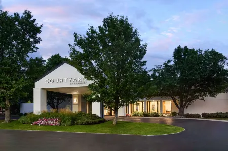 Courtyard Fort Collins Отели рядом с достопримечательностью «Библиотека Каунсил Три»