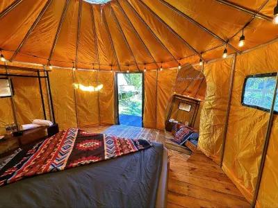 Lung Chung House Trai Mat 주변 호텔