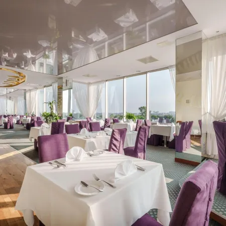 Riga Islande Hotel with Free Parking