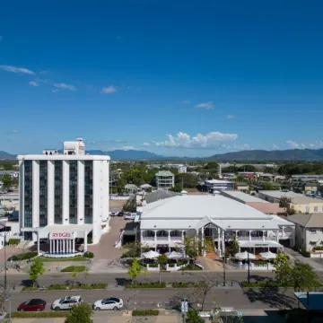 Rydges Southbank Townsville, an EVT hotel Hotels near Townsville Railway Station