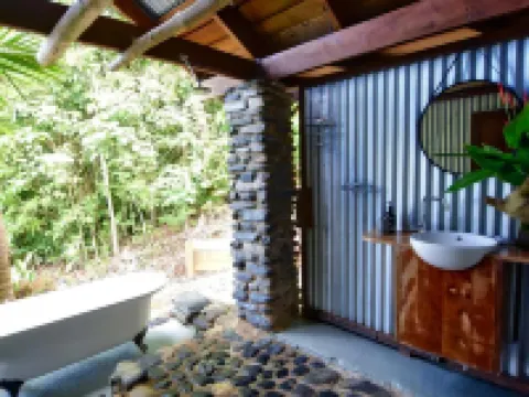 Noah Creek Eco Huts Hotels in Daintree