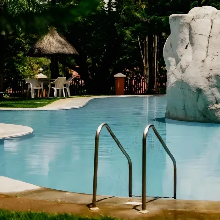 Emerald Manor Hotel