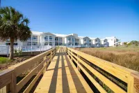 Palm Suites Trademark Collection by Wyndham - Rooftop Pools