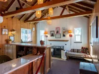 Grand Pine Cabins Hotels in Wrightwood