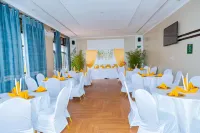 Five To Five Hotel