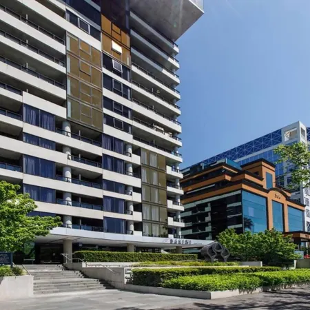 Oaks Melbourne St Kilda Road Hotel Отели рядом с достопримечательностью «Прахран»