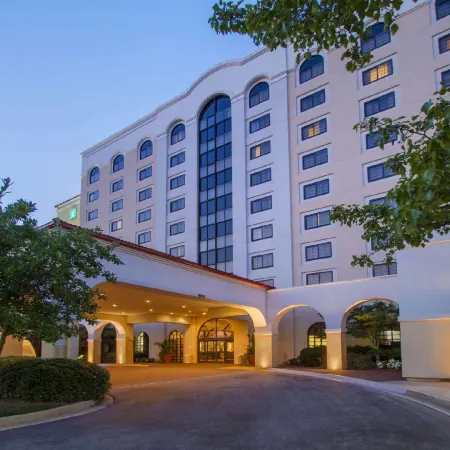 Embassy Suites by Hilton Greenville Golf Resort & Conference Center