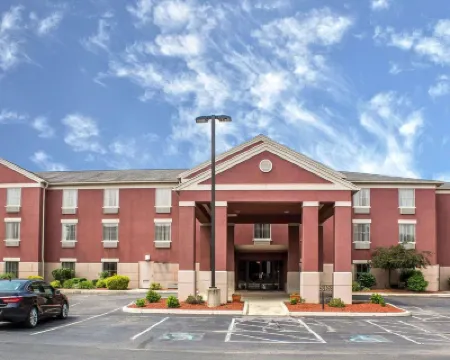 Wingate by Wyndham Clearfield Hotels in 