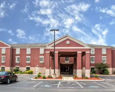 Wingate by Wyndham Clearfield